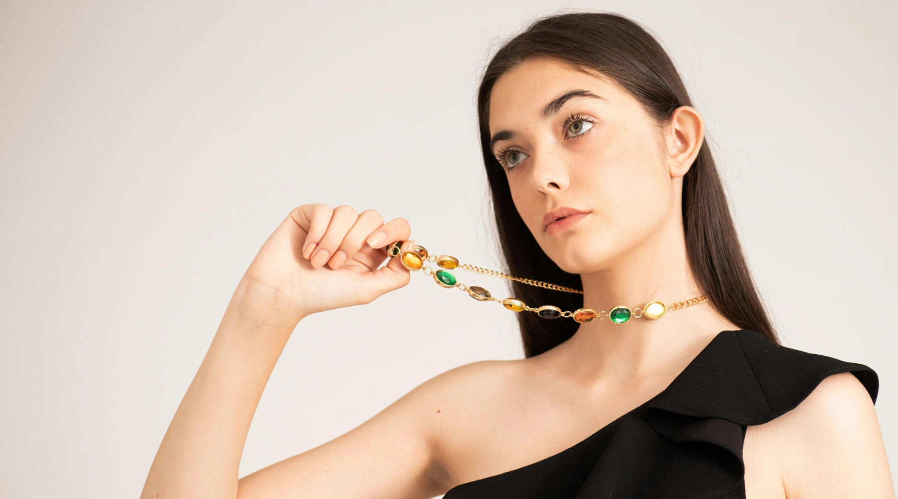 Accessorizing One-Shoulder Dresses: Perfect Jewelry Guide Hiyas Accessorizing One-Shoulder Dresses: Perfect Jewelry Guide Hiyas